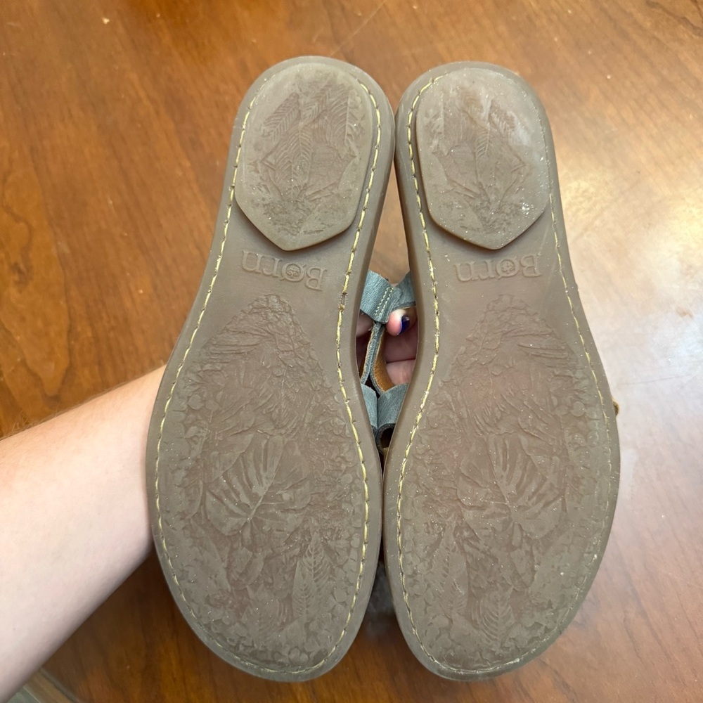 Women’s Born Leather Sandals with Brown and gray Straps size 9 - Picture 6 of 8